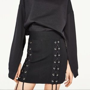 FLASH SALE!  $8.00  ZARA KNIT SKIRT - S